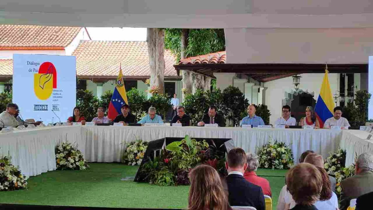 Gobierno y disidencia de las Farc arrancan tercera ronda de diálogo