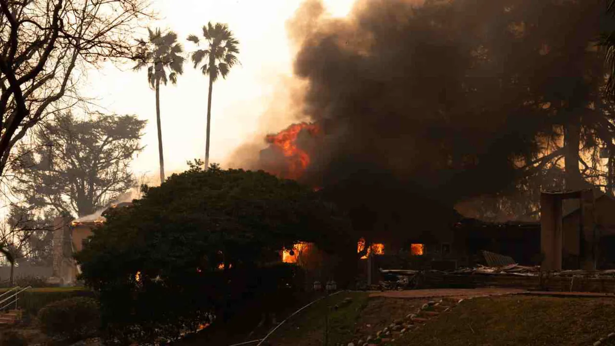 Aumentan a 24 muertos en incendios forestales de Los Ángeles