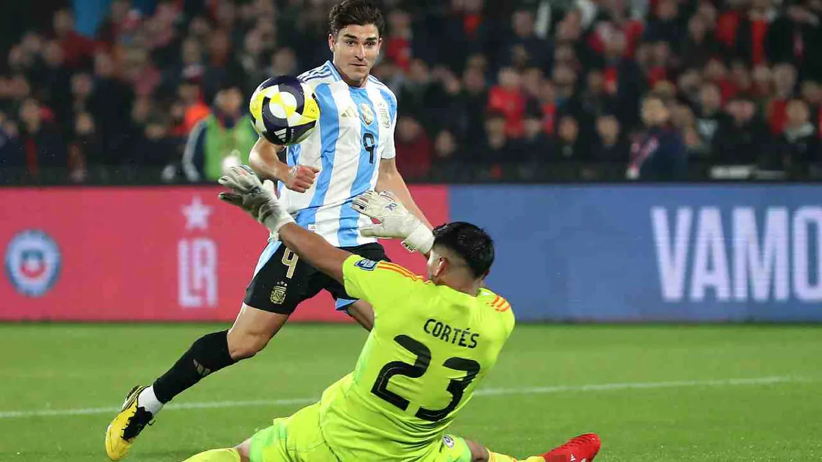 Eliminatorias: Argentina vence a Chile y lo deja al borde de la eliminación