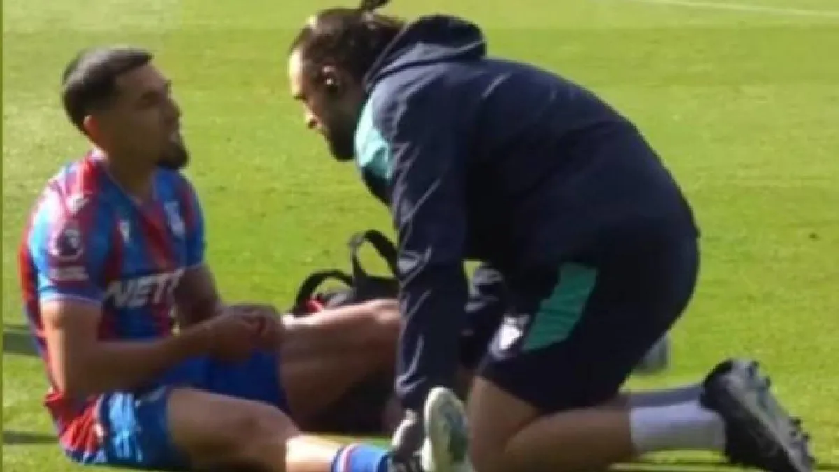 Alerta en la selección Colombia: Daniel Muñoz se retira lesionado frente al Liverpool