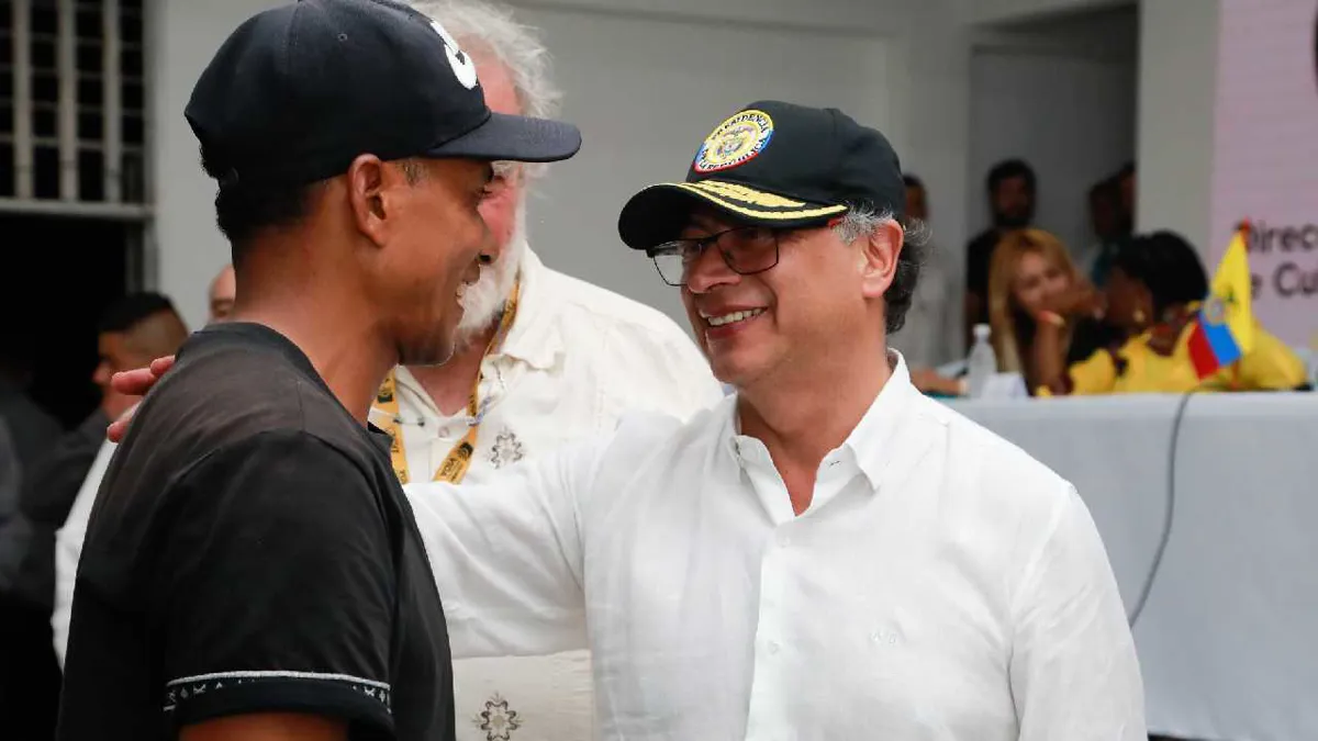 Petro lamenta que el Pacífico es “la tierra del olvido” y promete transformar esa región