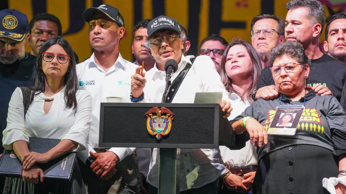 Petro anuncia nuevos cambios en su gabinete ministerial