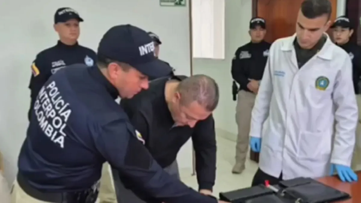 Colombia entrega a EE.UU. a 13 narcotraficantes pedidos en extradición