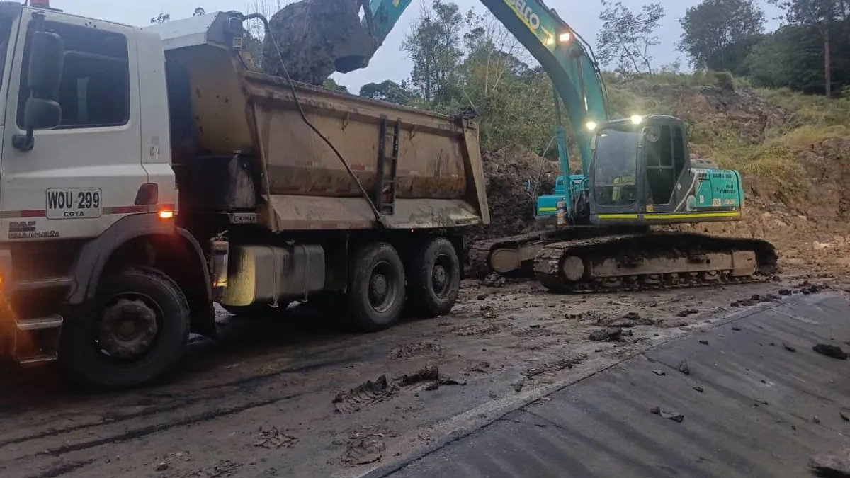 Nuevo cierre total en la Vía al Llano por derrumbes