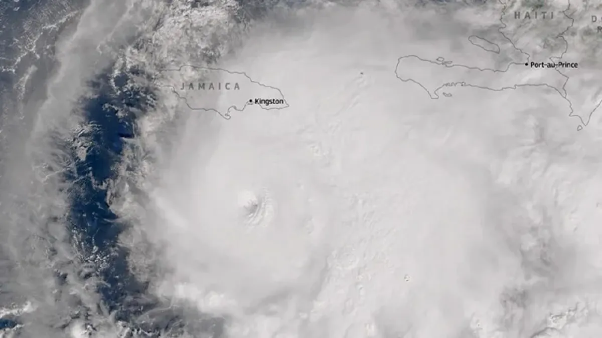 El potente huracán Melissa toca tierra en Jamaica con categoría 5