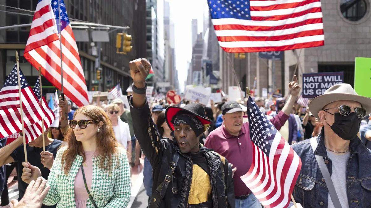 Estadounidenses regresan a las calles para protestar contra el gobierno de Trump
