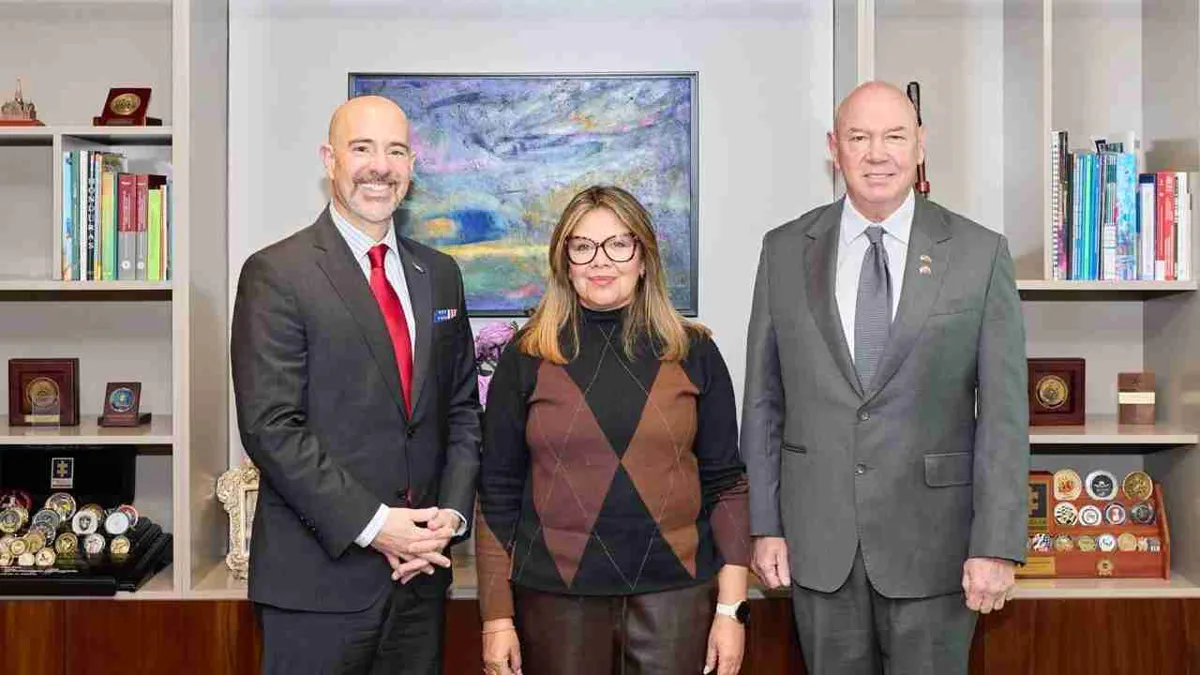 Director de la DEA sostuvo un encuentro con funcionarios en Colombia por la lucha antidrogas