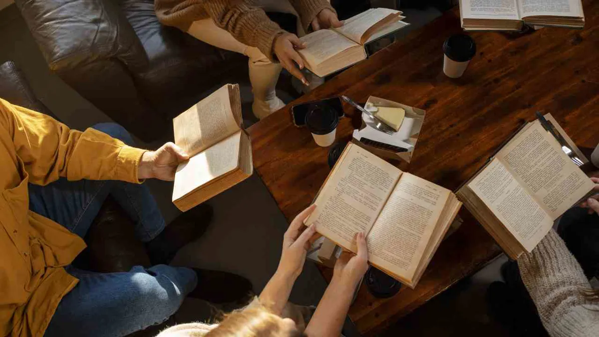 El 72% de los colombianos dice tener el hábito de leer y el promedio anual es de 3,75 libros por persona