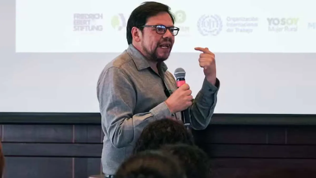 Piden la renuncia de Diego Cancino, director de la SAE, denunciado por presunto acoso sexual