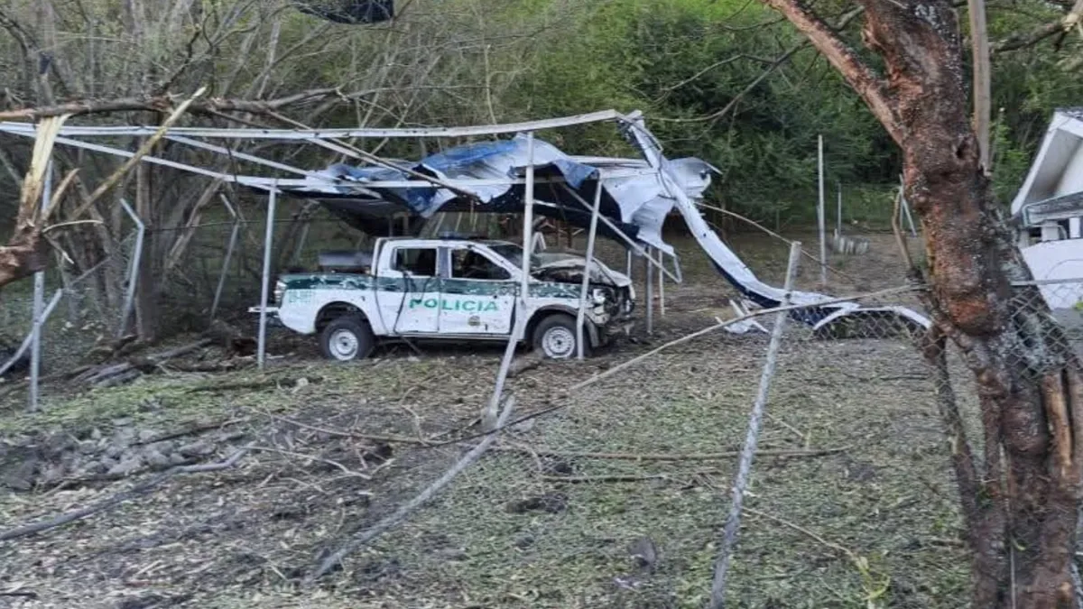 Una mujer muerta y 3 policías heridos por explosión de carro bomba en el Cauca