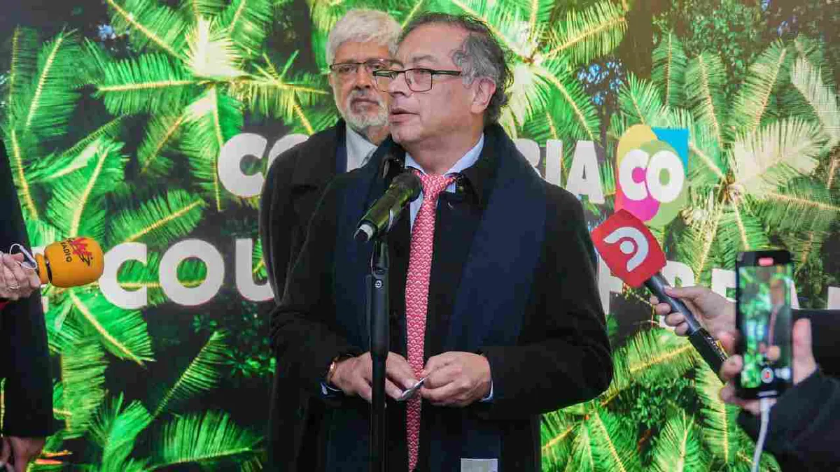 Presidente Petro defiende alquiler de casa en Davos que costó más de un millón de dólares