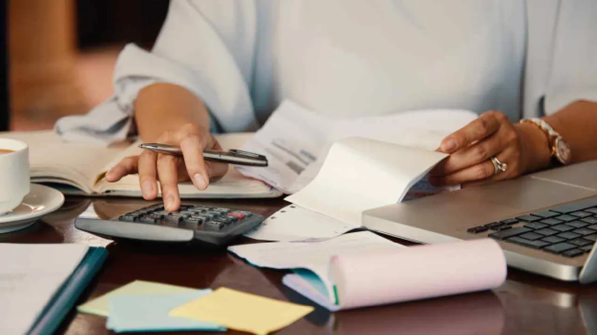 Gobierno propone presupuesto de 128.646 millones de dólares para 2025