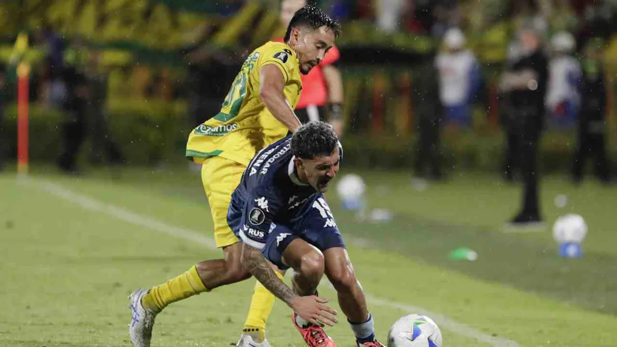 Libertadores : Racing golea al Bucaramanga en Colombia y le quita el liderato del Grupo E