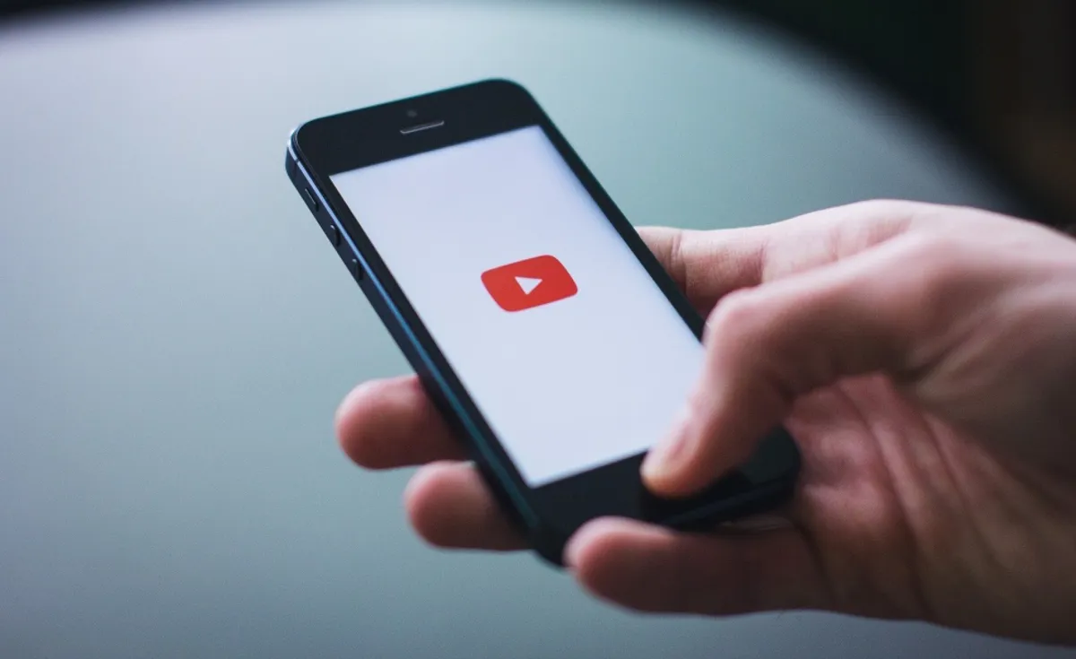 Meta y YouTube condenadas a pagar 3 millones de dólares en EE.UU. por adicción a redes