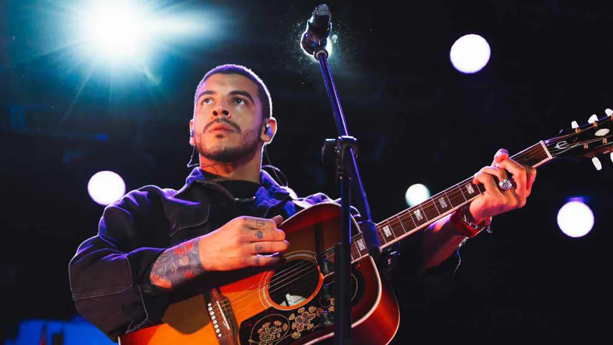 Manuel Medrano lanza ‘Perfecto’, su tercer álbum después de tres años