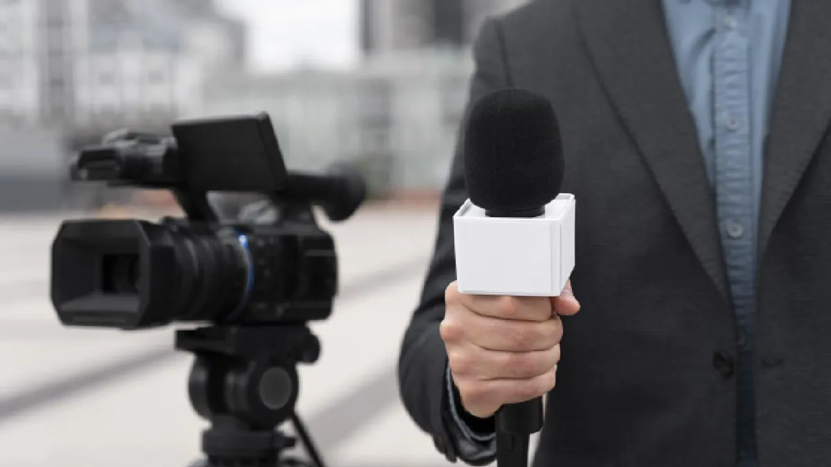 Al menos 469 agresiones fueron cometidas contra 305 periodistas en Colombia en 2025