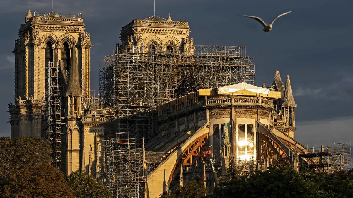 Notre Dame, la catedral más famosa recupera su piedra blanca