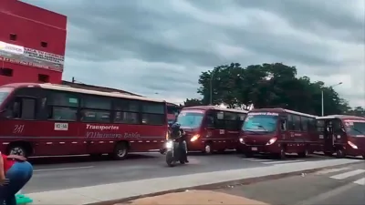 Transportadores bloquean vías en Cali por pagos pendientes de chatarrización