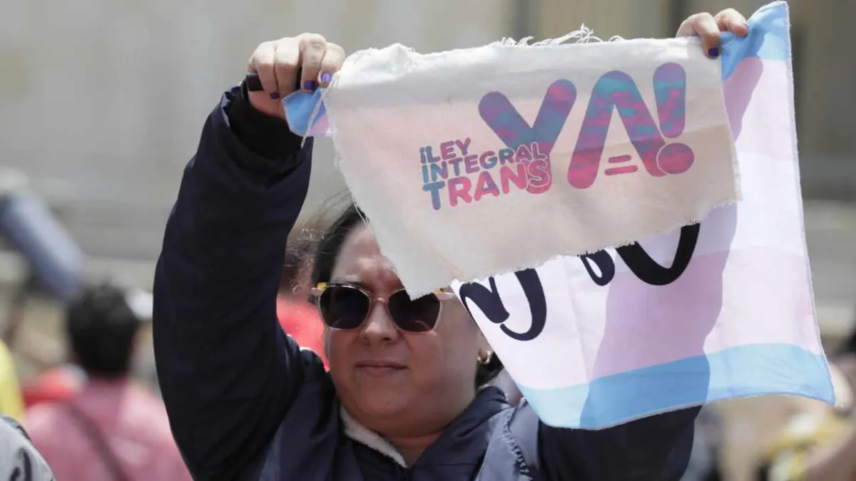 Colectivos LGTBI presentan al Congreso proyecto de ley trans que garantice sus derechos