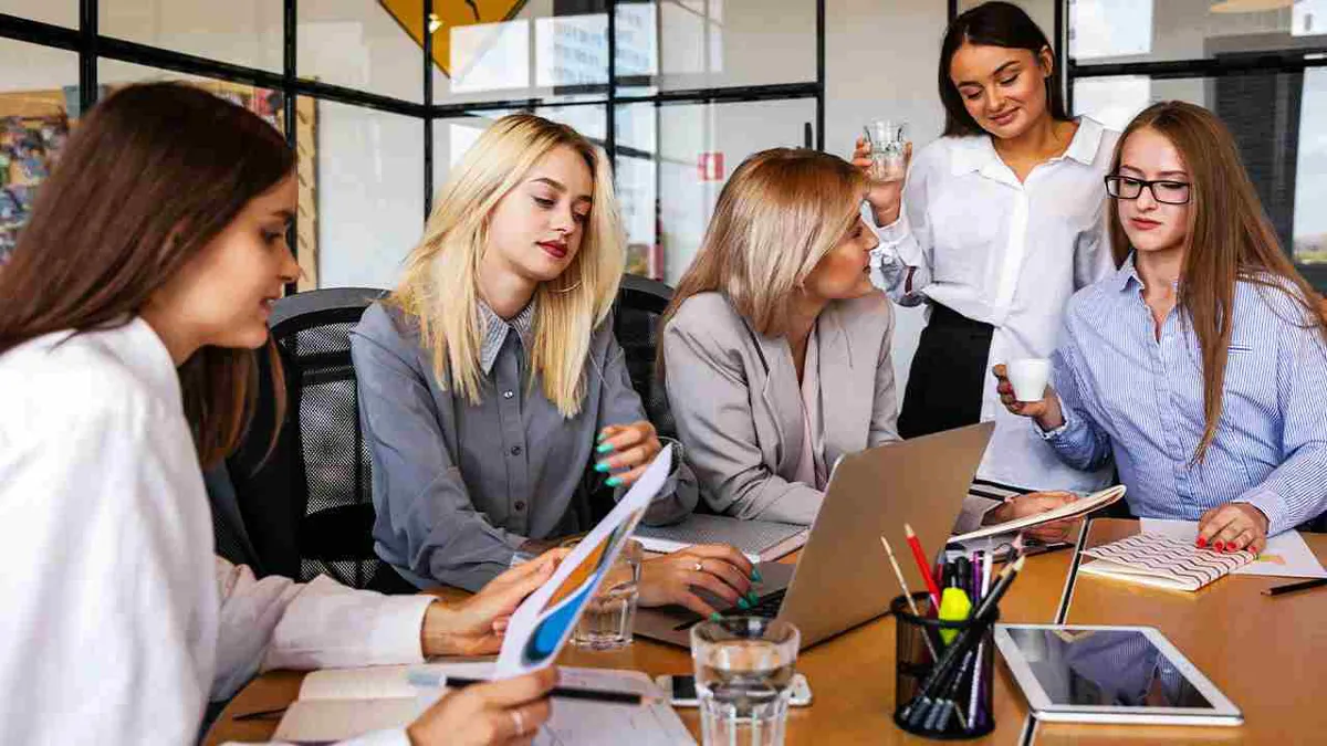 Ámbito laboral: Las mujeres tienen competencia digital más alta que los hombres