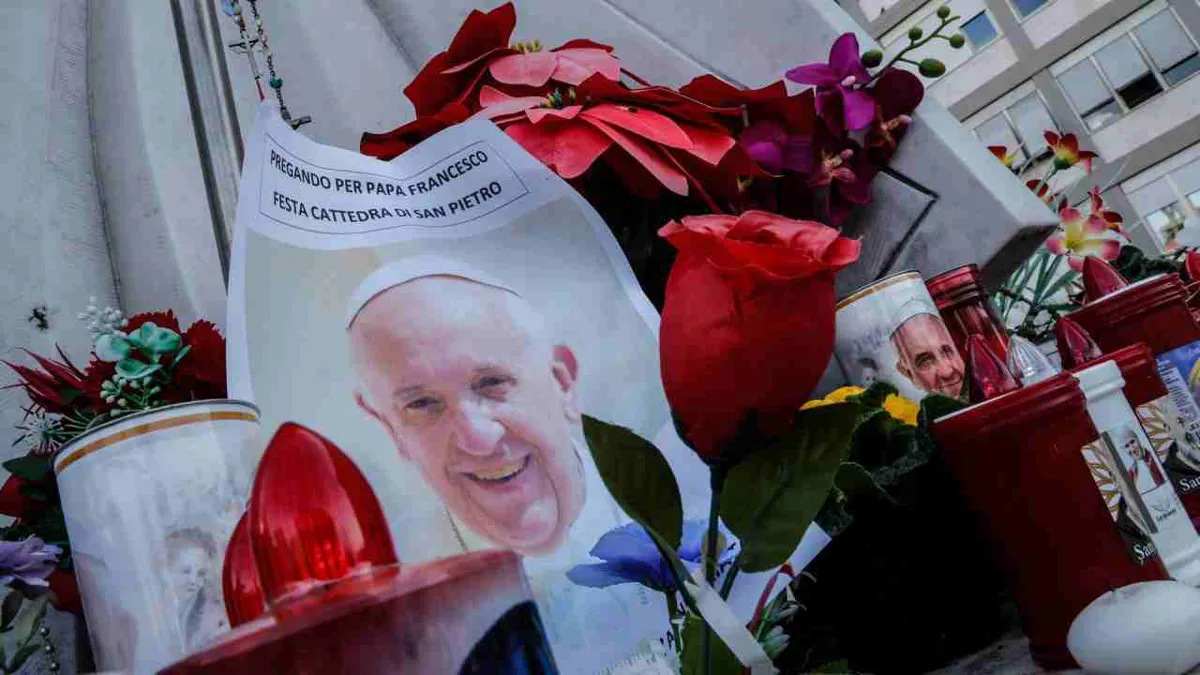 El papa Francisco permanece en estado crítico mientras continúa su recuperación en el hospital Gemelli