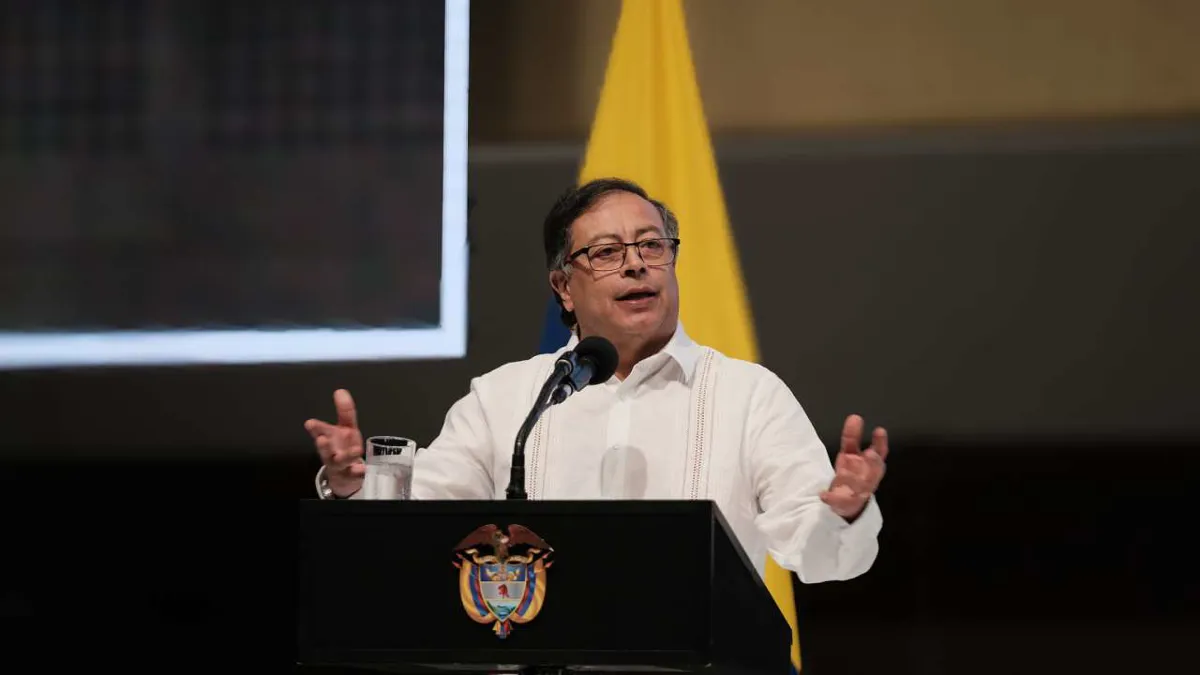 Petro denuncia “ruptura institucional” para sacarlo del poder y pide movilización en su apoyo