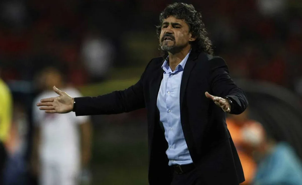 El técnico Leonel Álvarez deja a Emelec tras enlazar tres derrotas