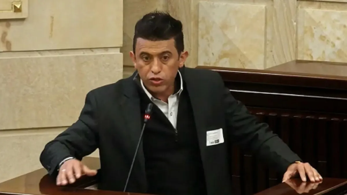 Procuraduría suspende e inhabilita al concejal de Bogotá Julián Forero, ‘Fuchi’
