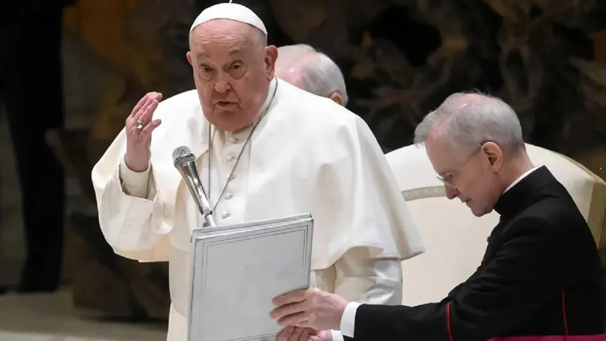 El papa, ingresado por cuarta vez en un hospital en Roma por bronquitis