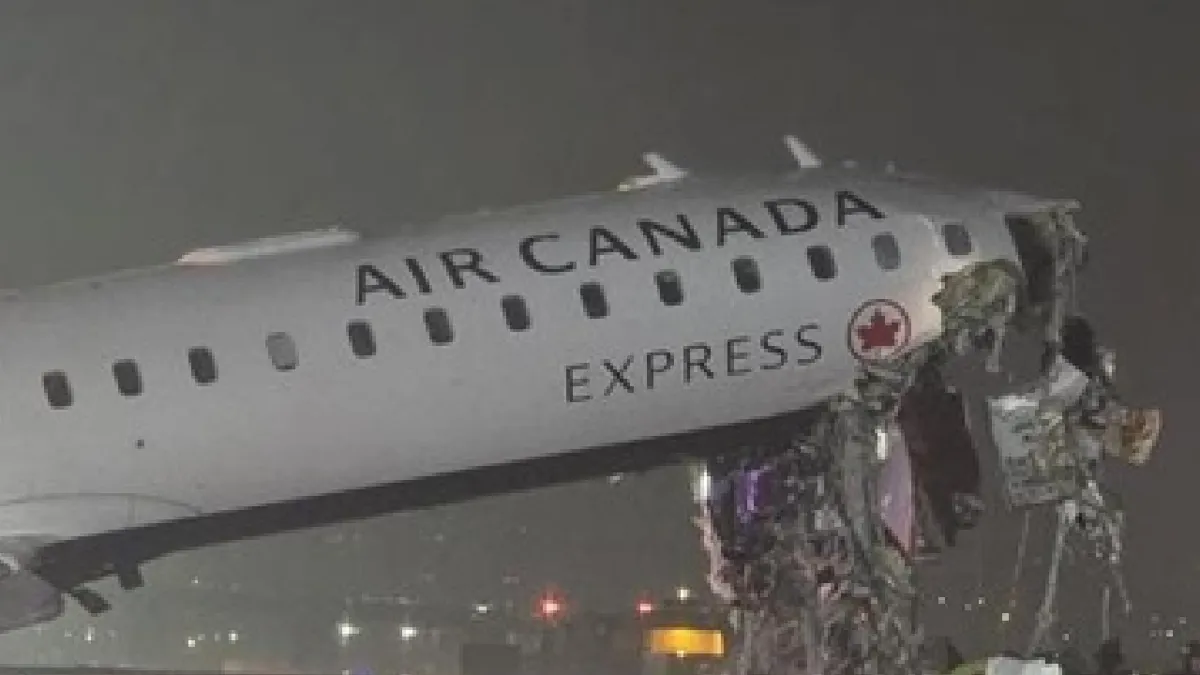 Avión y un camión de bomberos chocan en aeropuerto en Nueva York