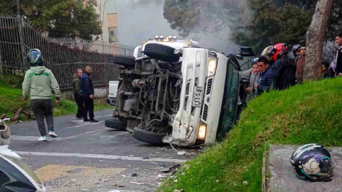 Accidente de ruta escolar deja trece menores de edad heridos en Bogotá