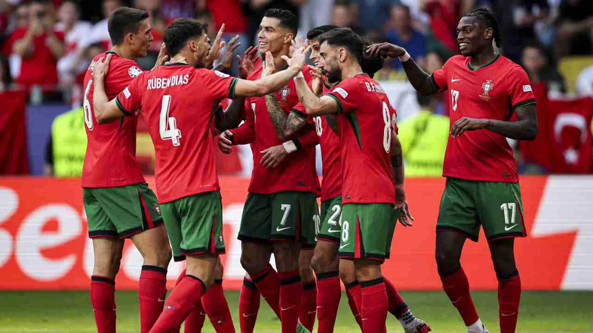 Portugal derrotó 3-0 a Turquía y asegura cupo en los octavos de final de la Eurocopa
