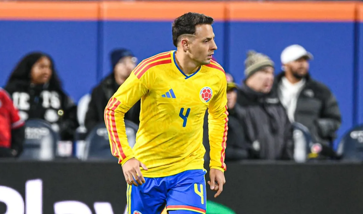 Santiago Arias llega a Argentina para firmar con Independiente