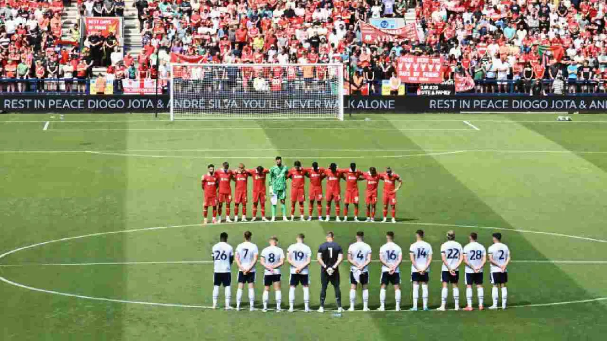 Homenaje del Liverpool a Diogo Jota en su primer amistoso