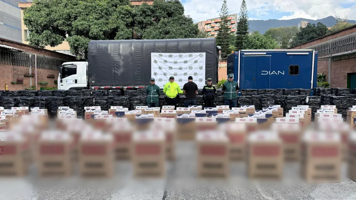 Contrabando en Medellín: Policía incautó 197.500 cajetillas de cigarrillos y 5.034 pares de calzado falsificado