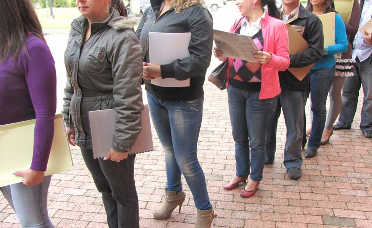 El desempleo baja 1,3 puntos porcentuales y se ubica en 10,3 % en febrero