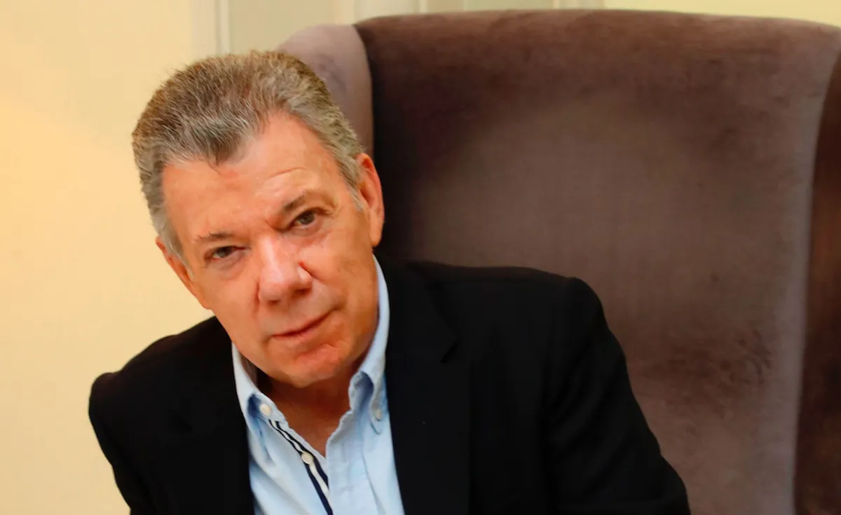 Santos a Petro: “Usar el acuerdo de paz para convocar una constituyente es un absurdo”