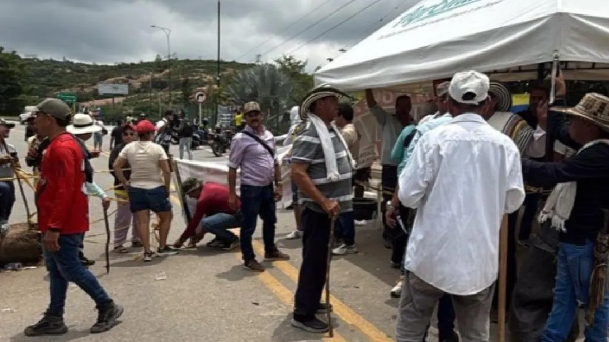 Bloqueos en Santander cumplen cinco días y afectan movilidad, vuelos y abastecimiento