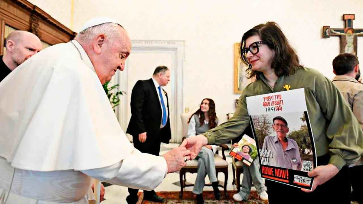 El papa mantuvo un “conmovedor” encuentro con un grupo de rehenes de Hamás