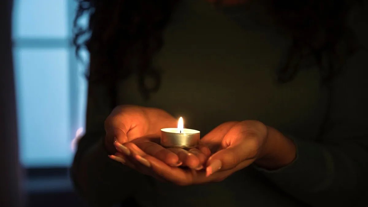 Ecuador aumenta de 8 a 14 horas diarias los apagones por la crisis energética