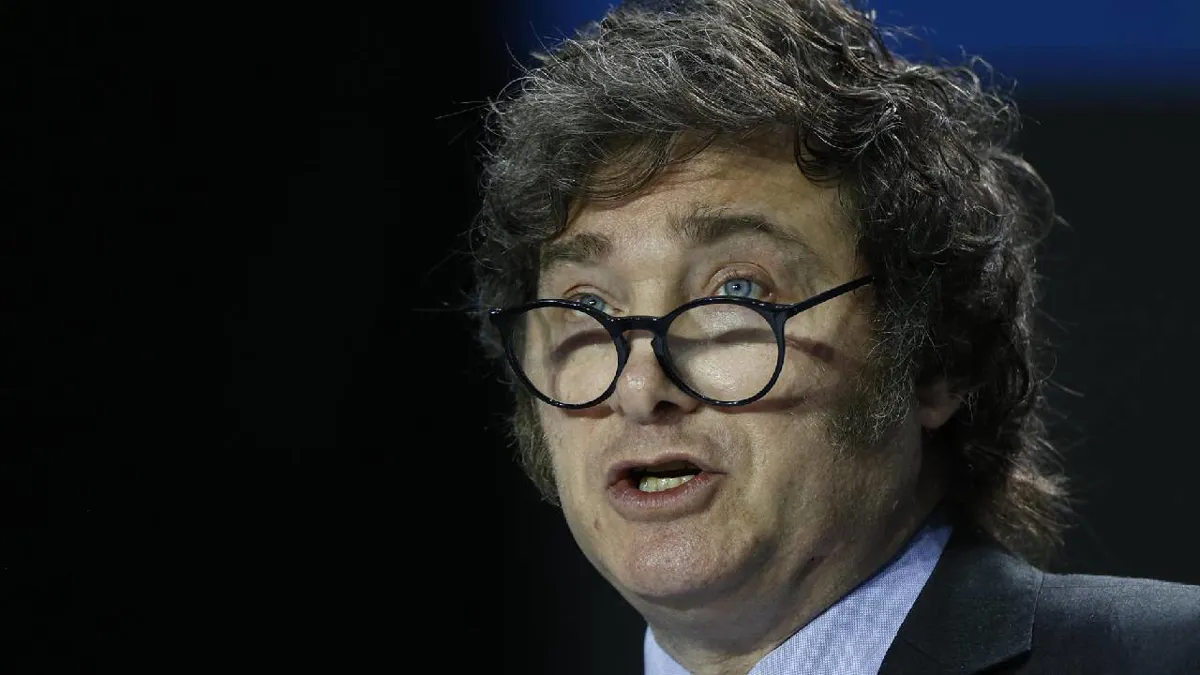 Milei arremete en Madrid contra el socialismo y llama corrupta a la mujer de Pedro Sánchez