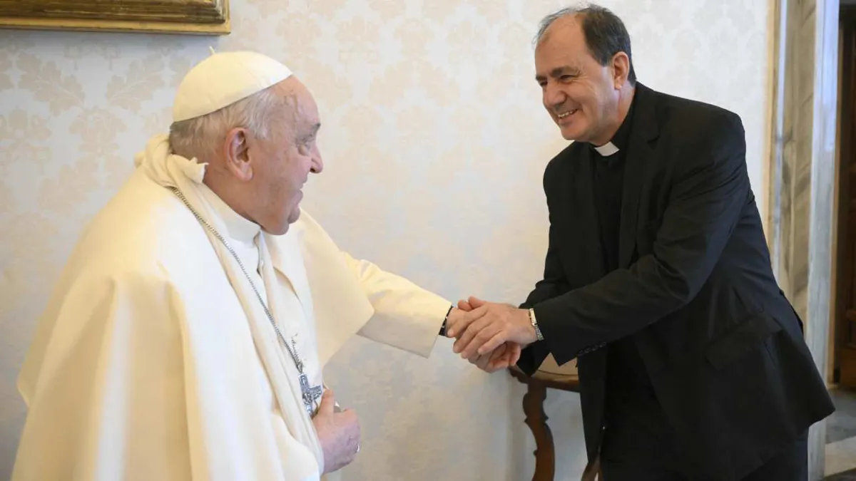 El Papa Francisco sufrió una caída sin fracturas y le inmovilizaron el brazo por precaución