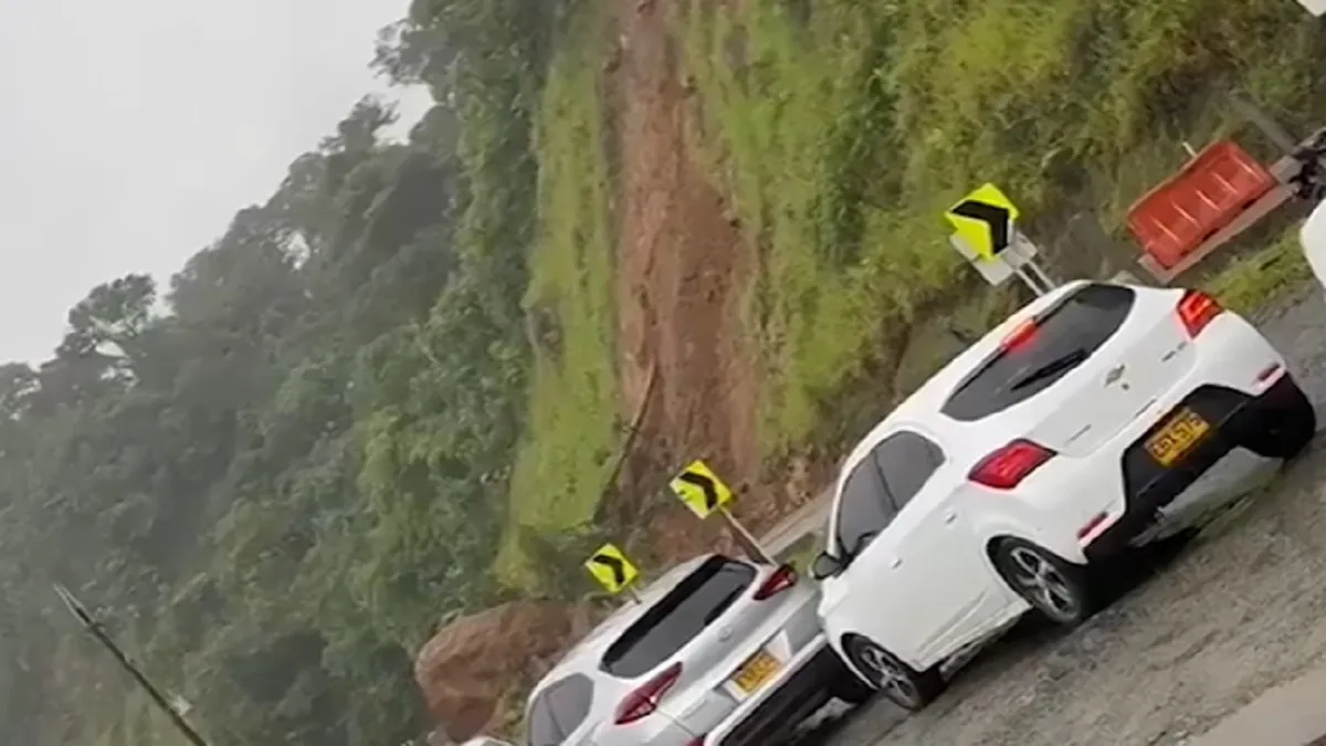 Sube a 33 muertos por derrumbes en carretera del Chocó