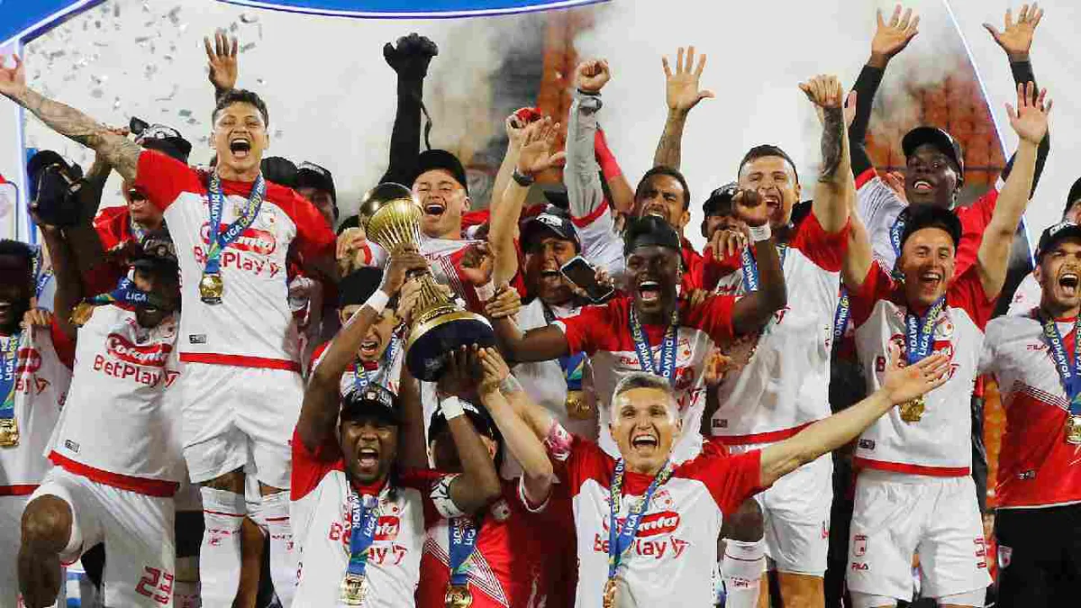 Santa Fe levanta su décima copa con el sello de Rodallega al vencer 1-2 a Medellín